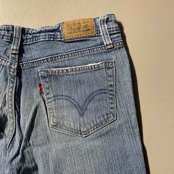 Levi's 518 Superlow Bootcut Medium Wash Blue Cotton Denim Jeans Junior's Size 9 - Picture 3 of 5
